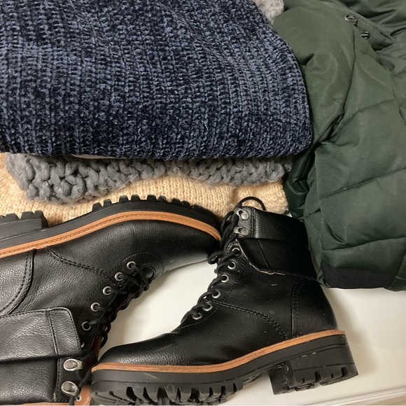 Women’s Guess Winter Coat and boots bundle - Picture 5 of 10